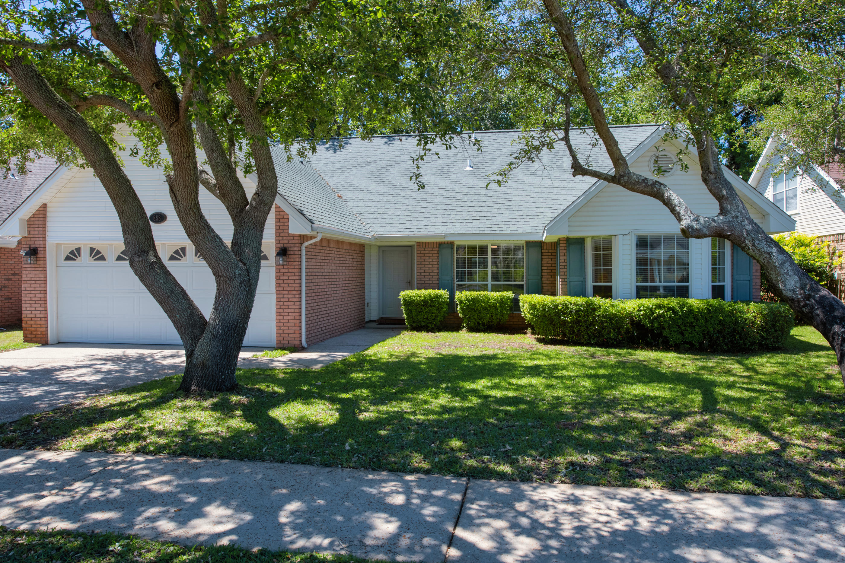 SHALIMAR COMMONS - Residential