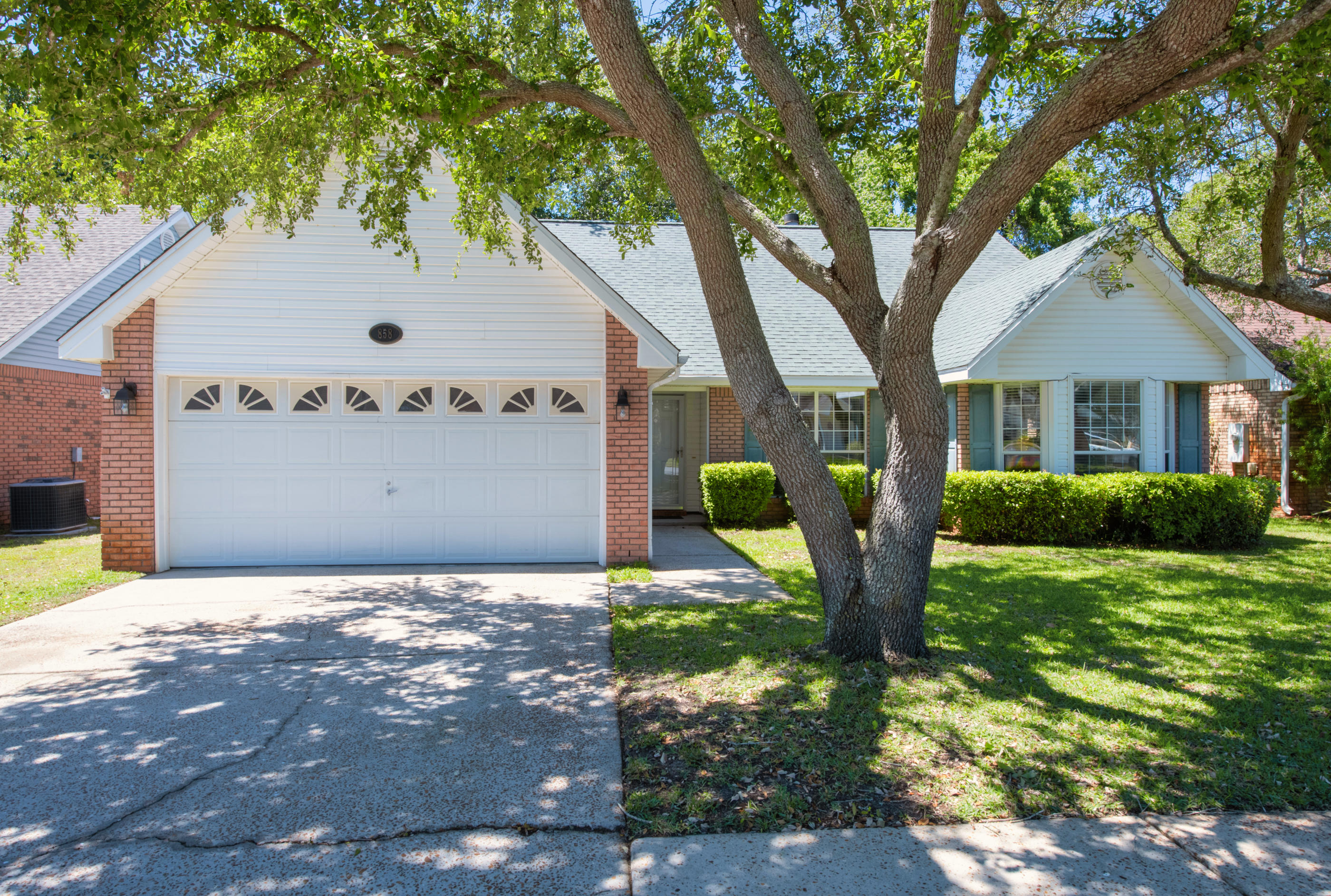 SHALIMAR COMMONS - Residential