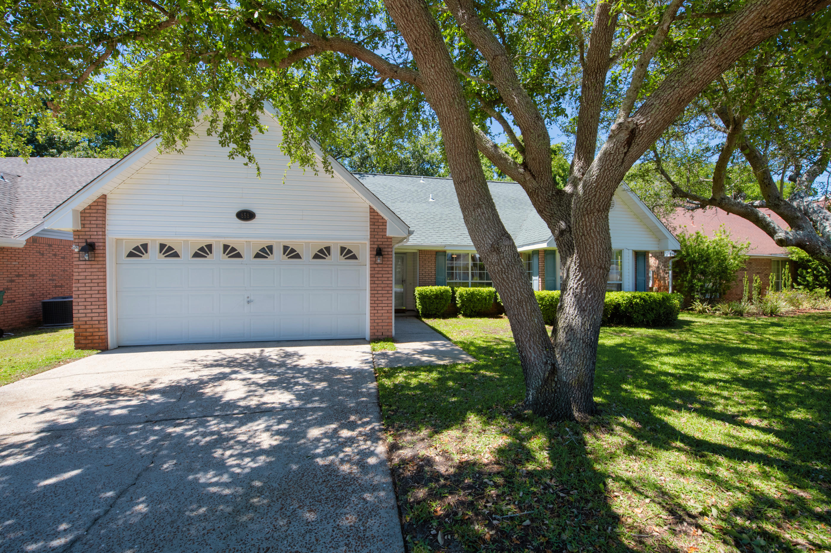 SHALIMAR COMMONS - Residential