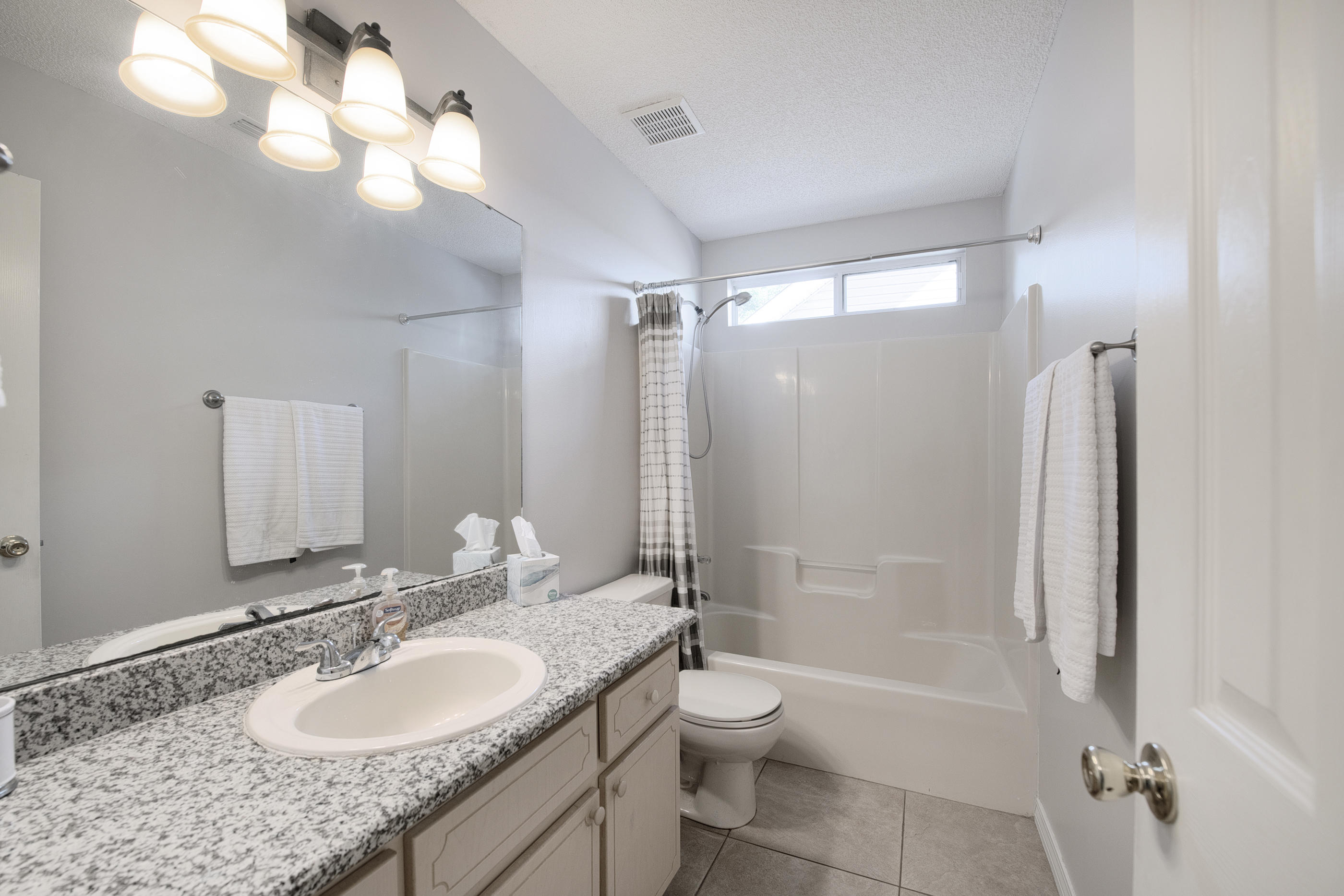 SHALIMAR COMMONS - Residential