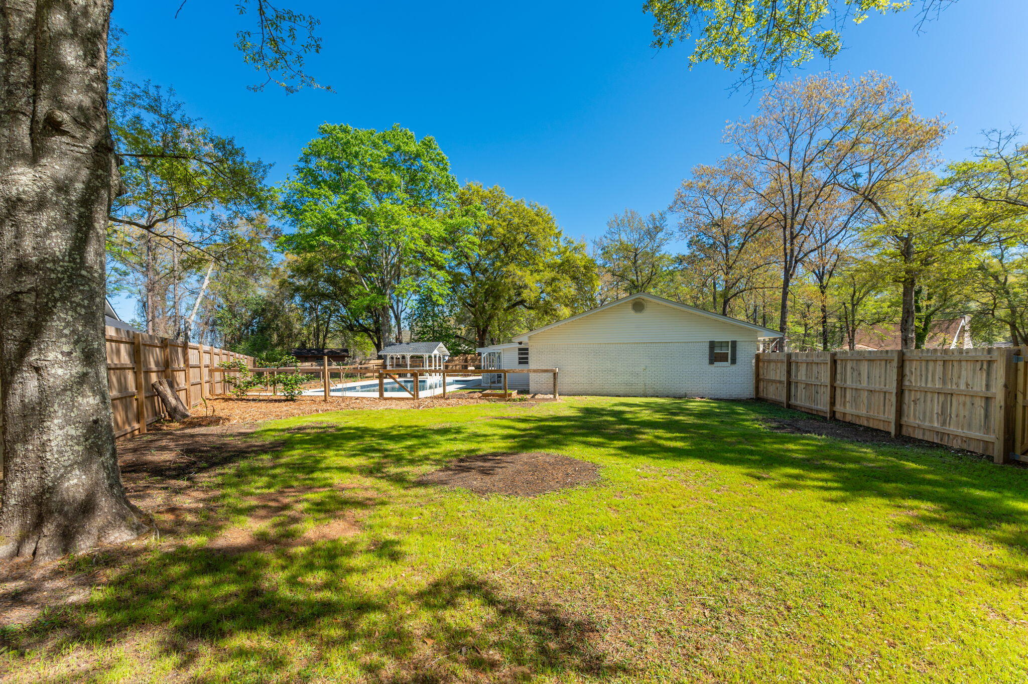 HOLLY HILLS - Residential