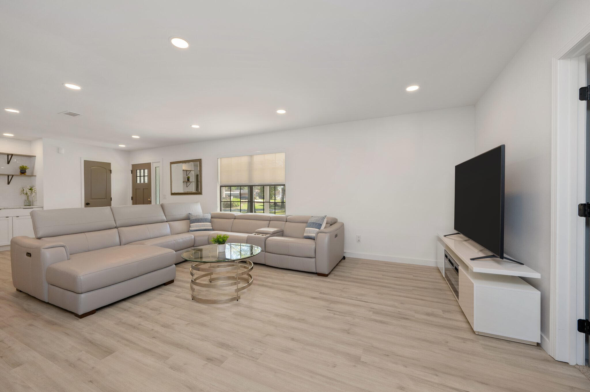 HOLLY HILLS - Residential