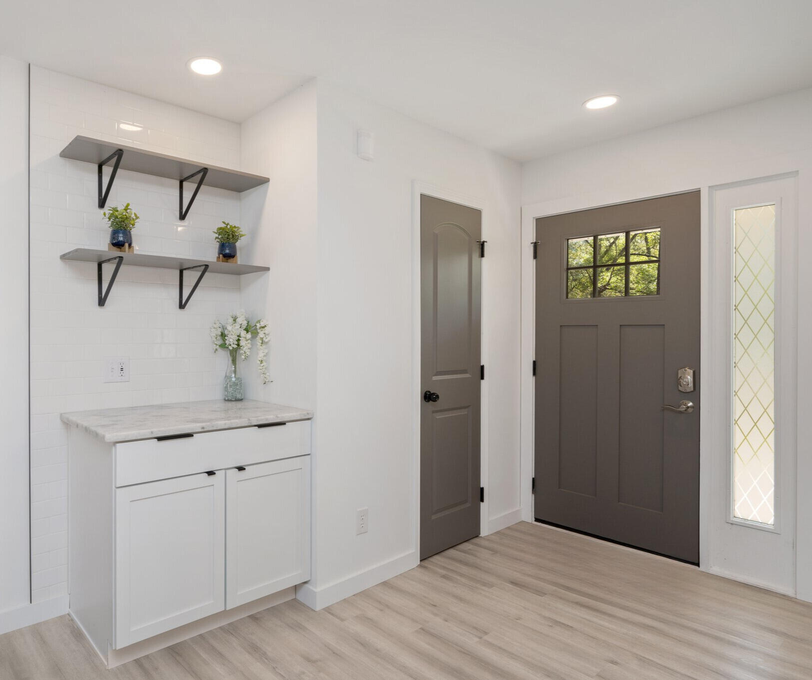 HOLLY HILLS - Residential