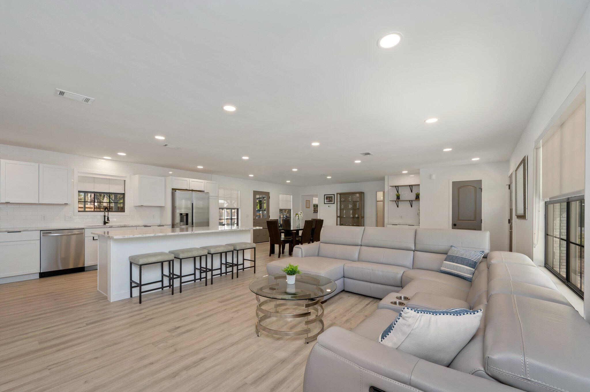 HOLLY HILLS - Residential