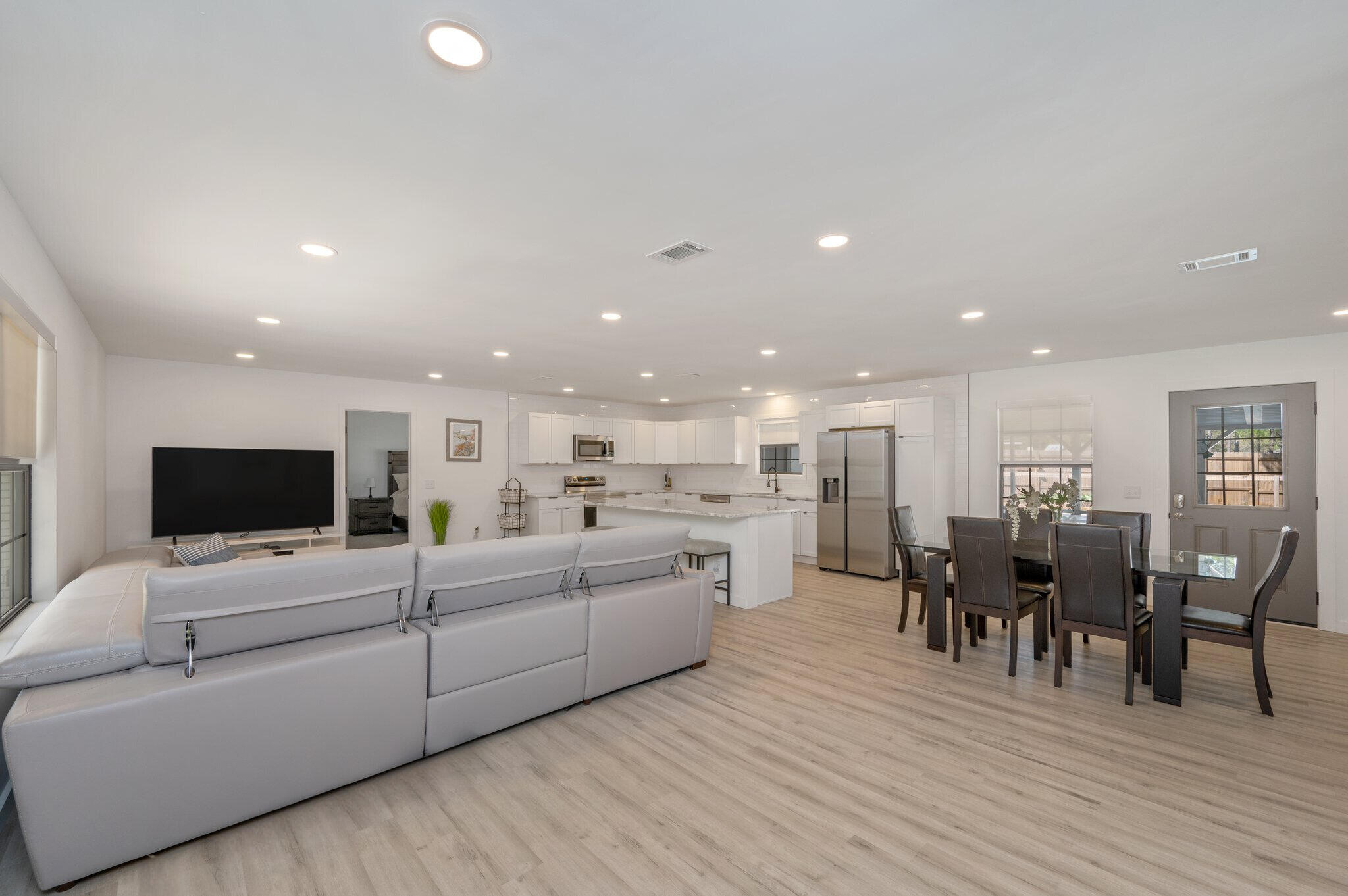 HOLLY HILLS - Residential