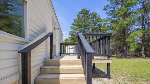 A home in DeFuniak Springs