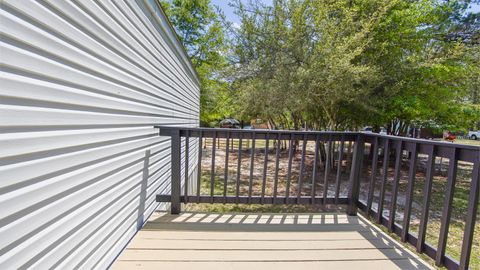 A home in DeFuniak Springs