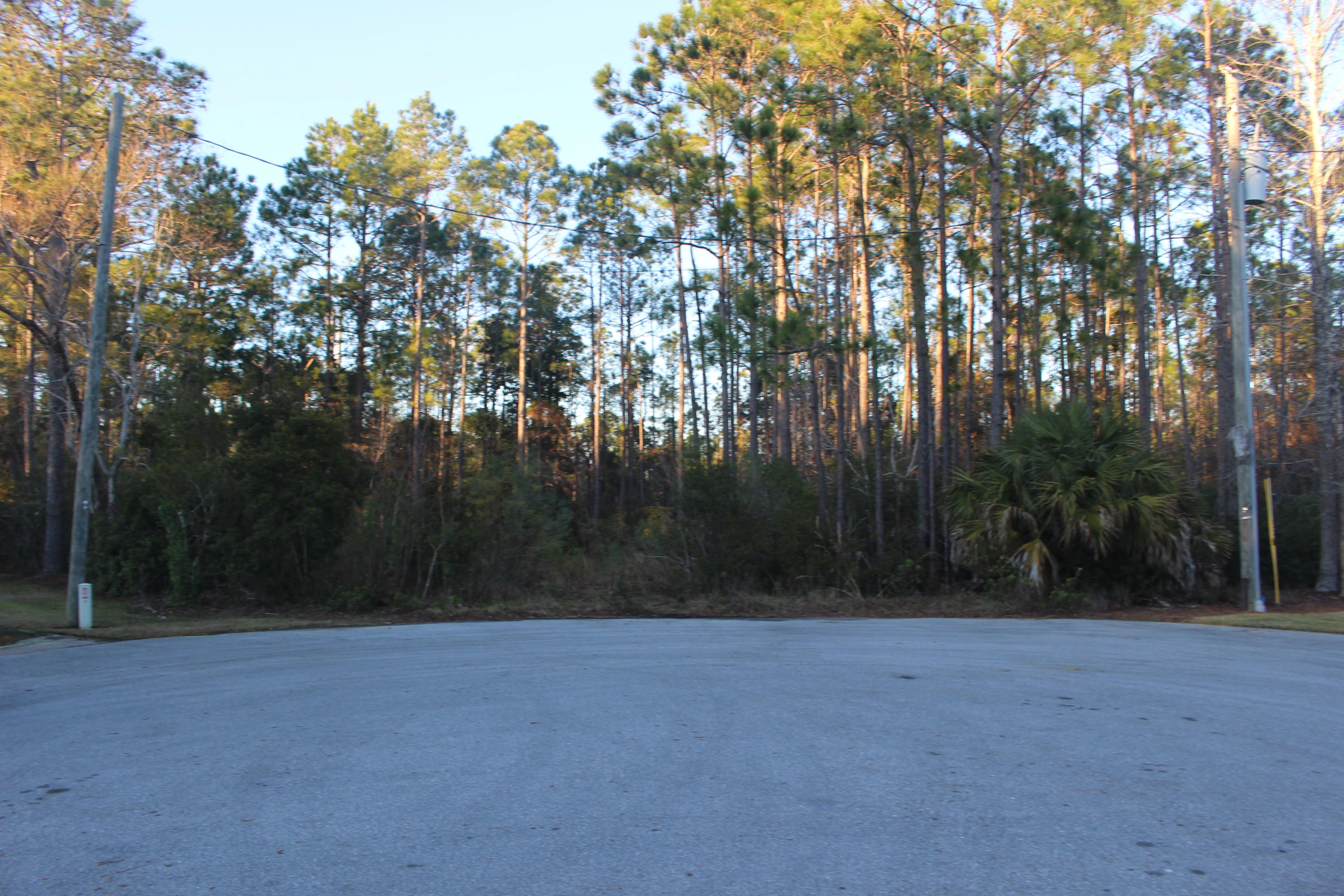 MONARCH ESTATES - Land