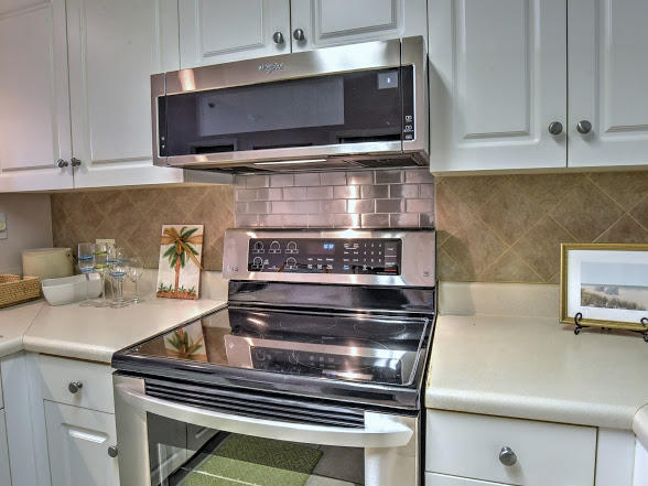 LEEWARD KEY - Residential