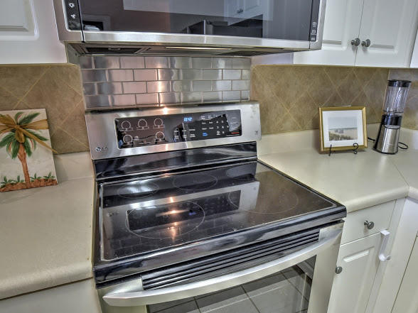 LEEWARD KEY - Residential