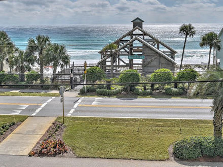 Much sought after Leeward Key 3rd floor unit with direct gulf views! This has been a non-rental unit since 2008 and is in beautiful condition. Beautifully decorated, this unit has all tile in wet areas and kitchen/dining/living area. Unit comes fully furnished with brand new stainless appliance package. Enjoy the beach front pool and bathrooms, and deeded private beach access for Leeward Key owners and guests, there is a fitness room, second heated pool, tennis and owners room. The unit comes with an outdoor private storage unit and rental projections exceed $44,000 annually.