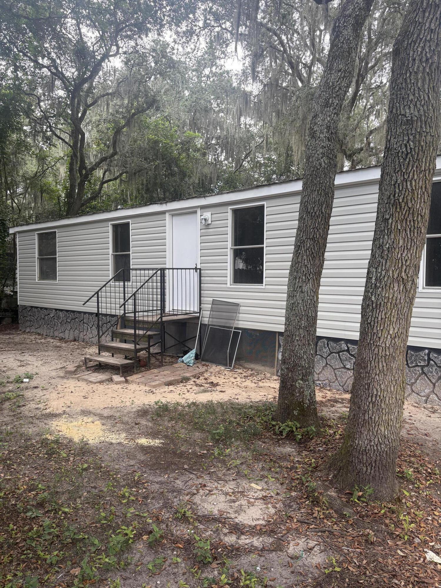 NEW WATERFRONT MOBILE HOME mobile home park in the heart of Ft. Walton Beach located on beautiful DONS BAYOU