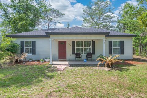 Photo of 254 E Iris Lane, DeFuniak Springs, FL 32433 (MLS # 976084) Photo of 254 E Iris Lane, DeFuniak Springs, FL 32433 (MLS # 976084)