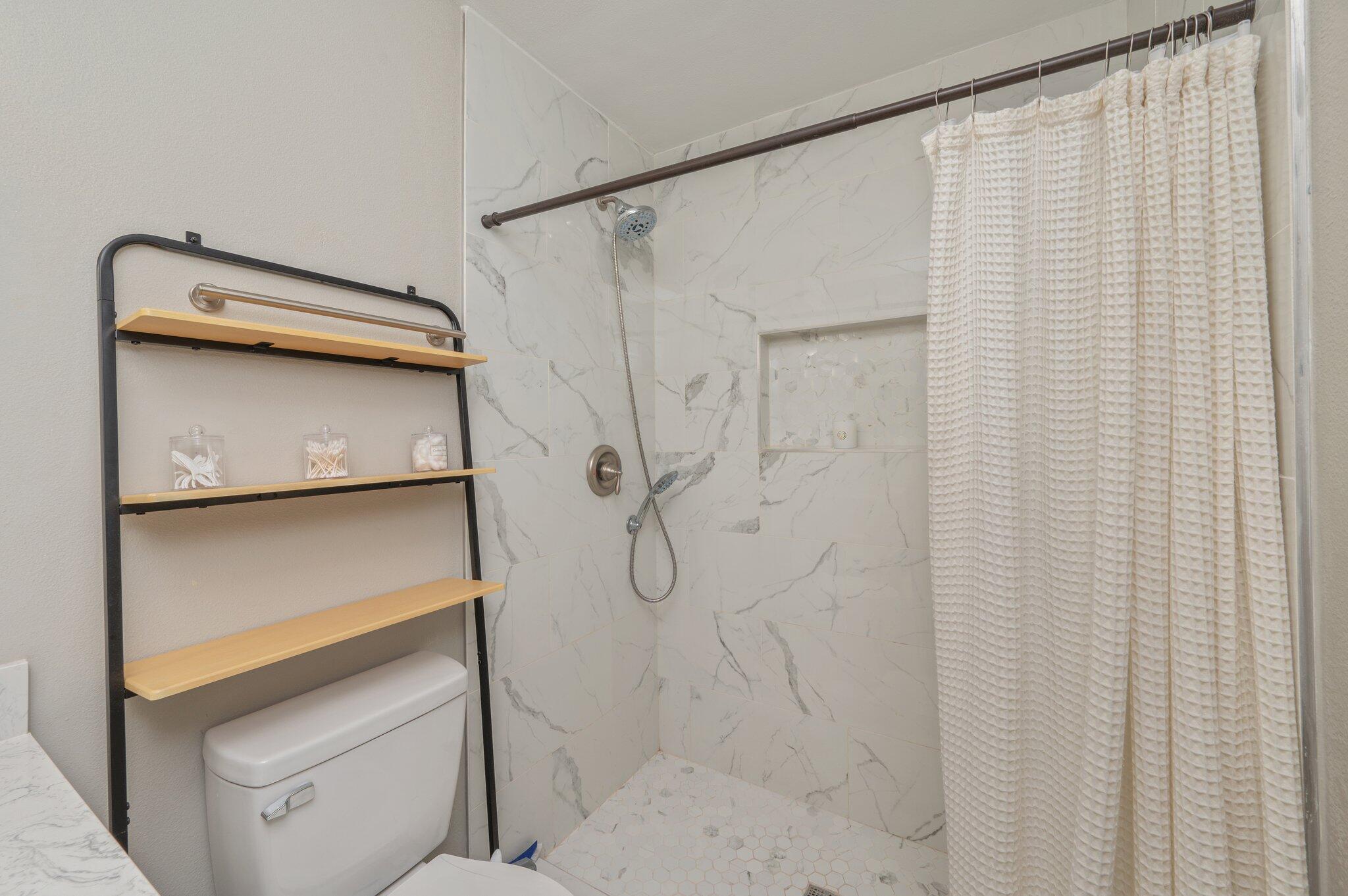 OAKWOOD HILLS UNIT 1 - Residential