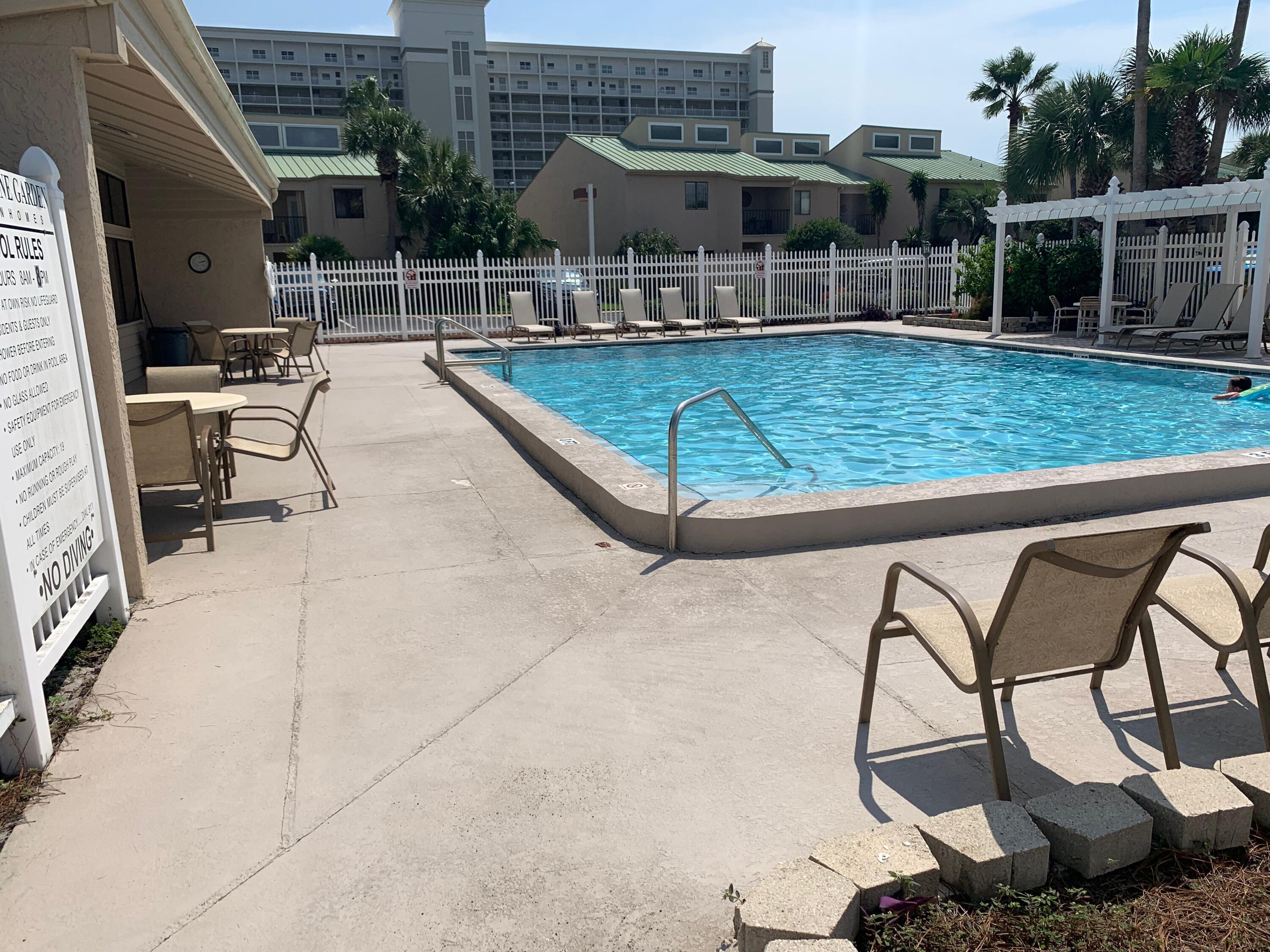 SHORELINE GARDENS T/H - Residential