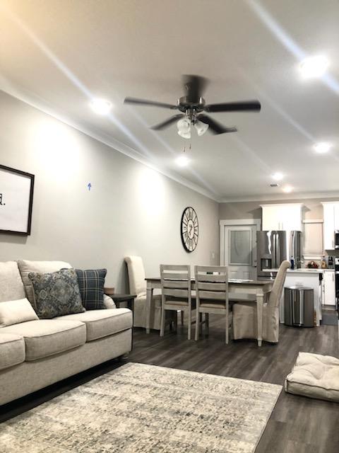 VERANDAS AT FREEPORT - Residential Lease