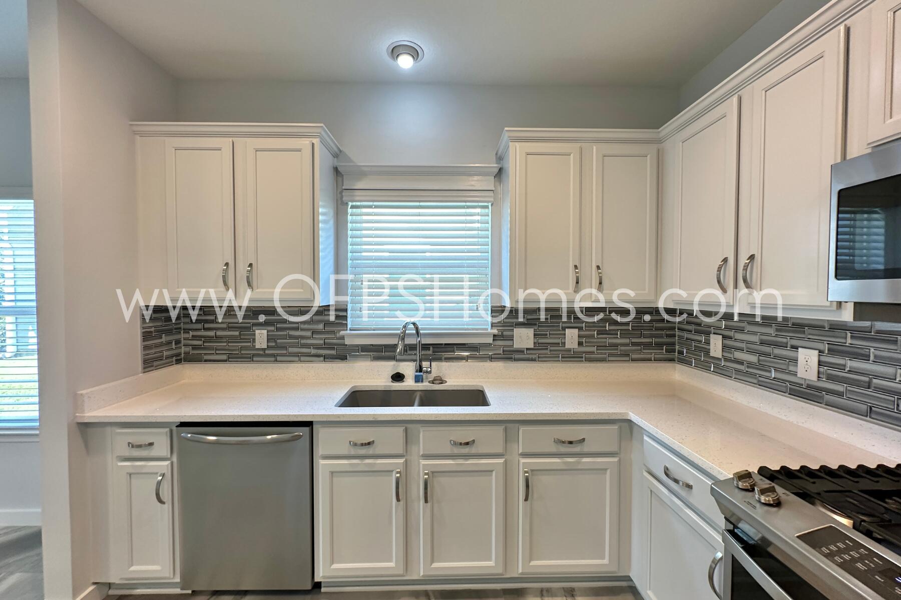 HAMMOCK BAY - Residential Lease