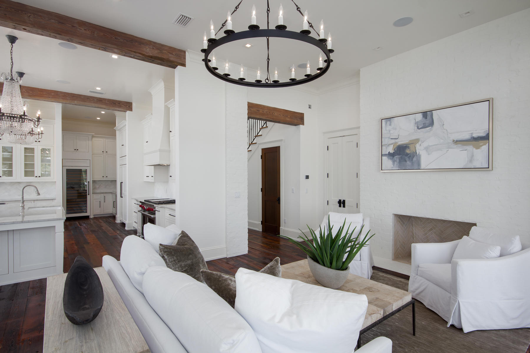 CHURCHILL OAKS - Residential