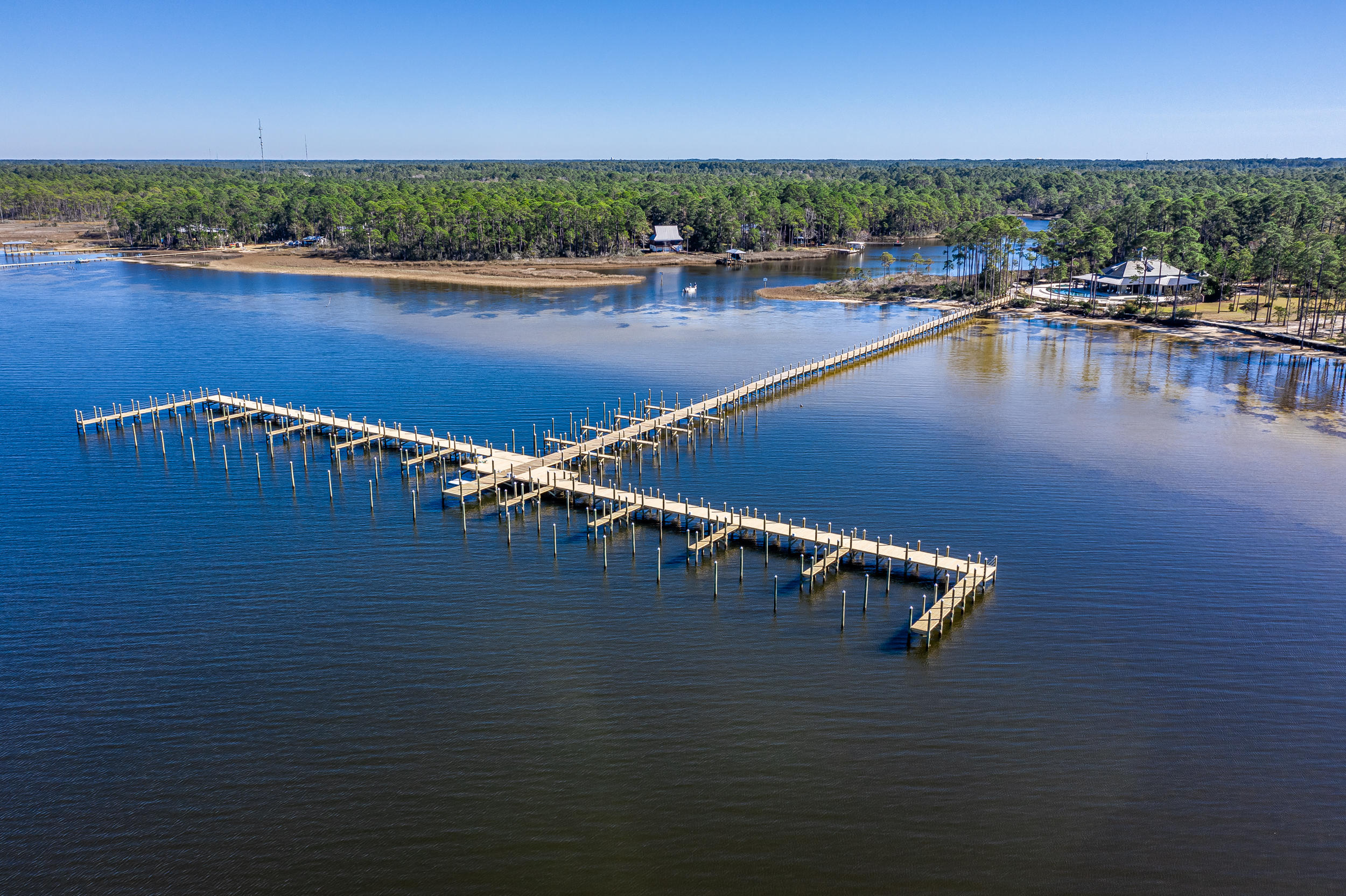 CHURCHILL OAKS - Residential