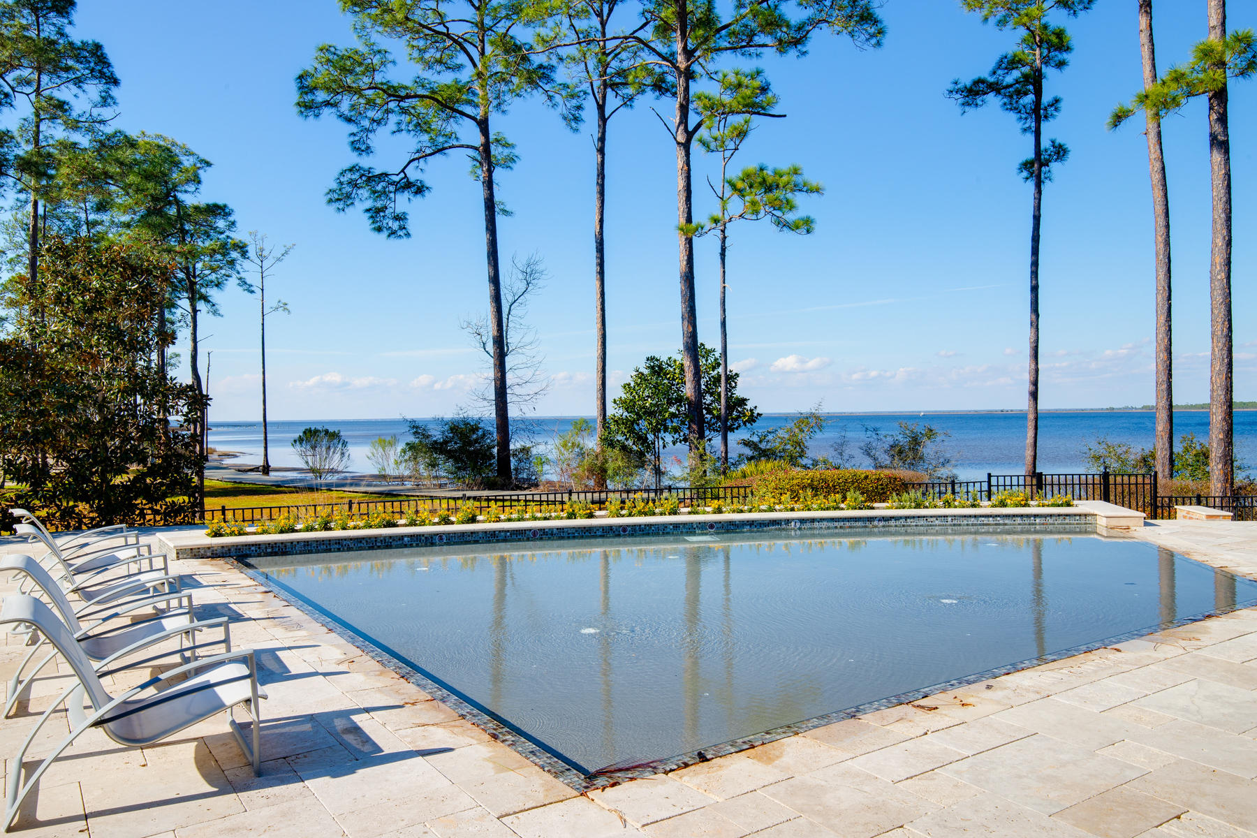 CHURCHILL OAKS - Residential