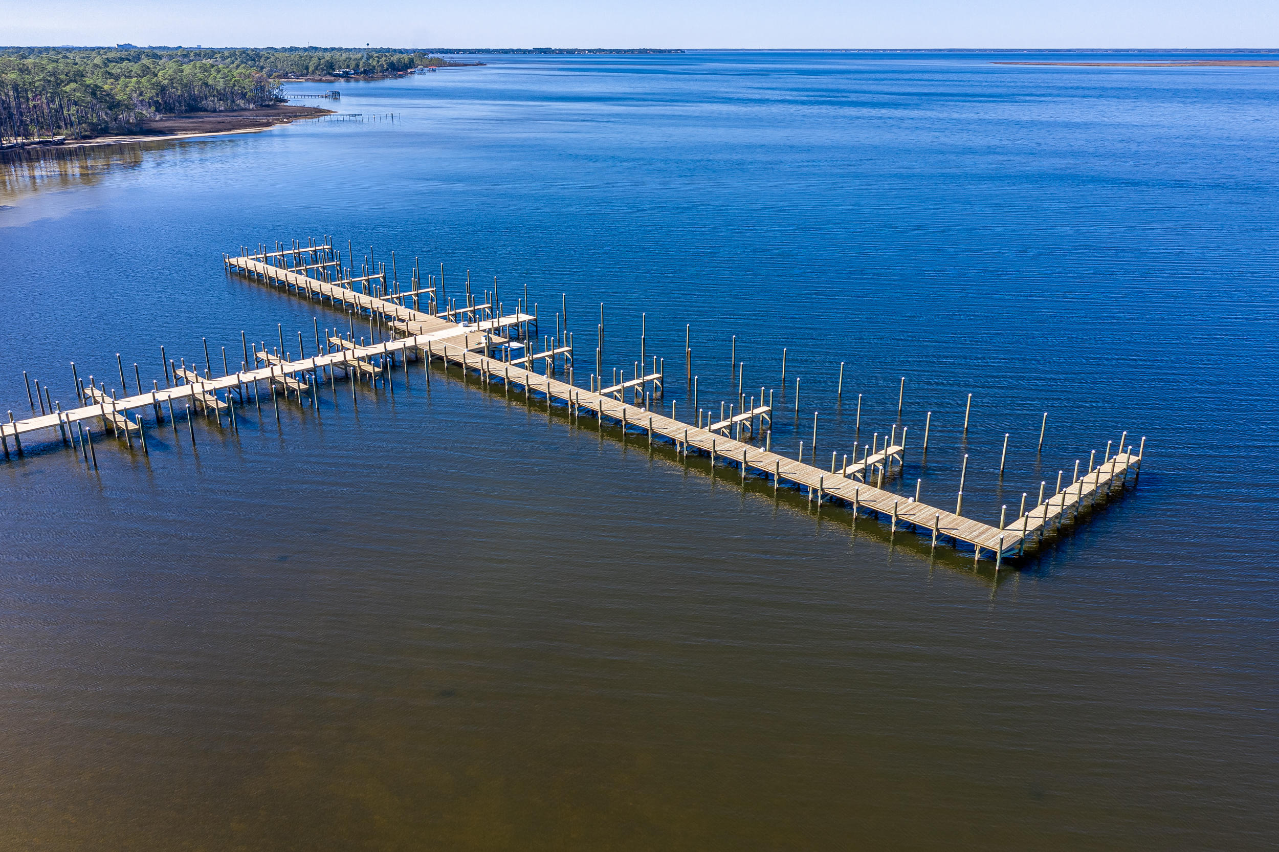 CHURCHILL OAKS - Residential