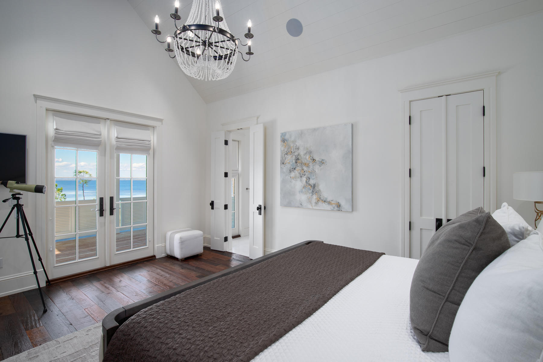 CHURCHILL OAKS - Residential