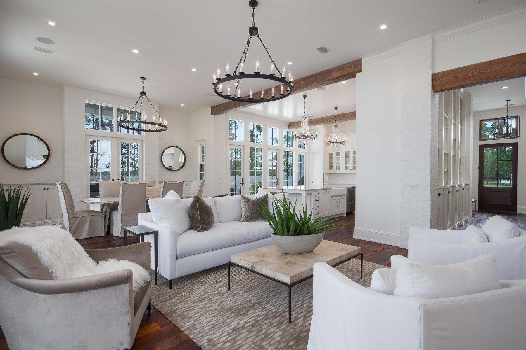 CHURCHILL OAKS - Residential