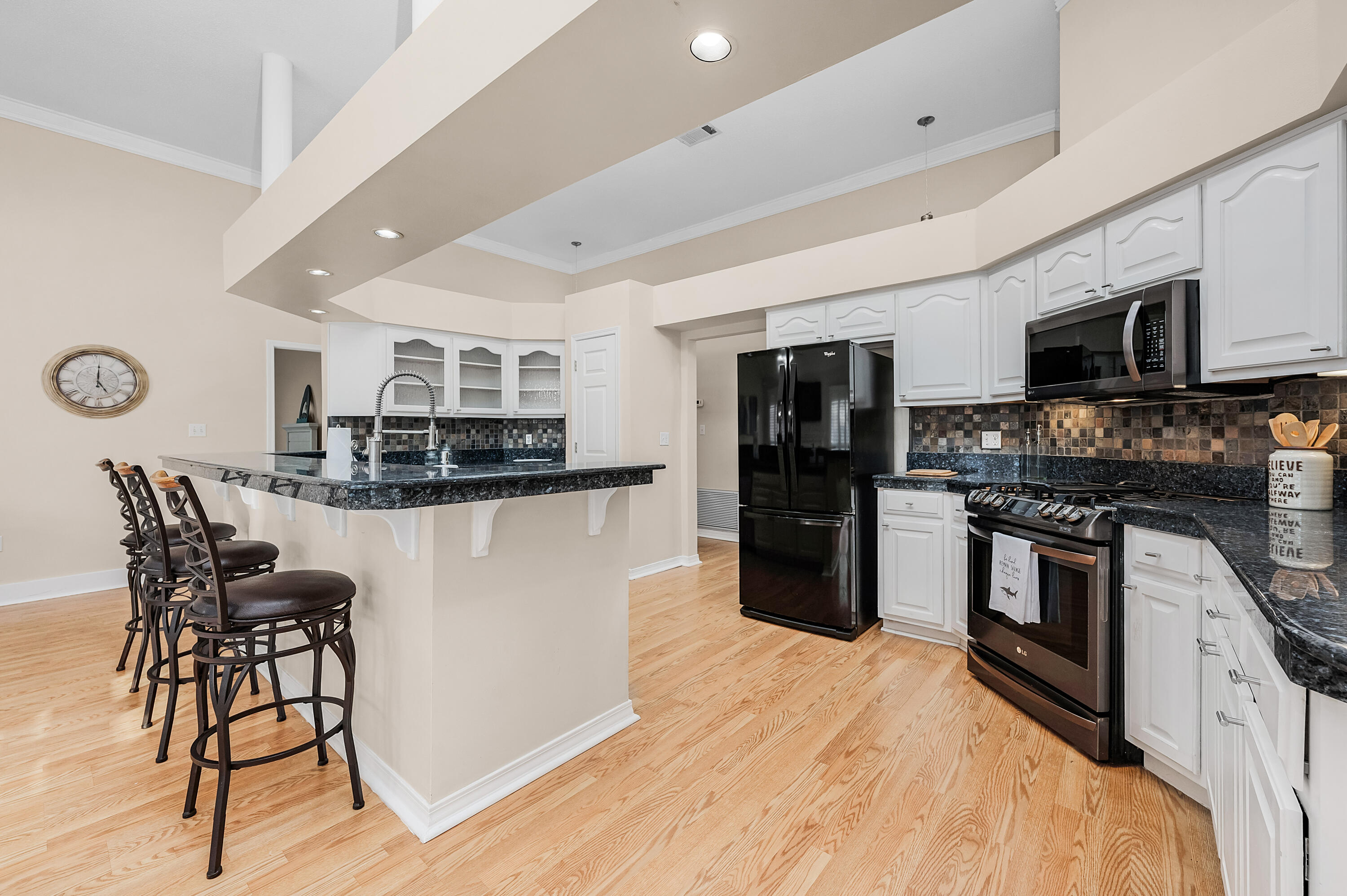 LAKE POINTE - Residential