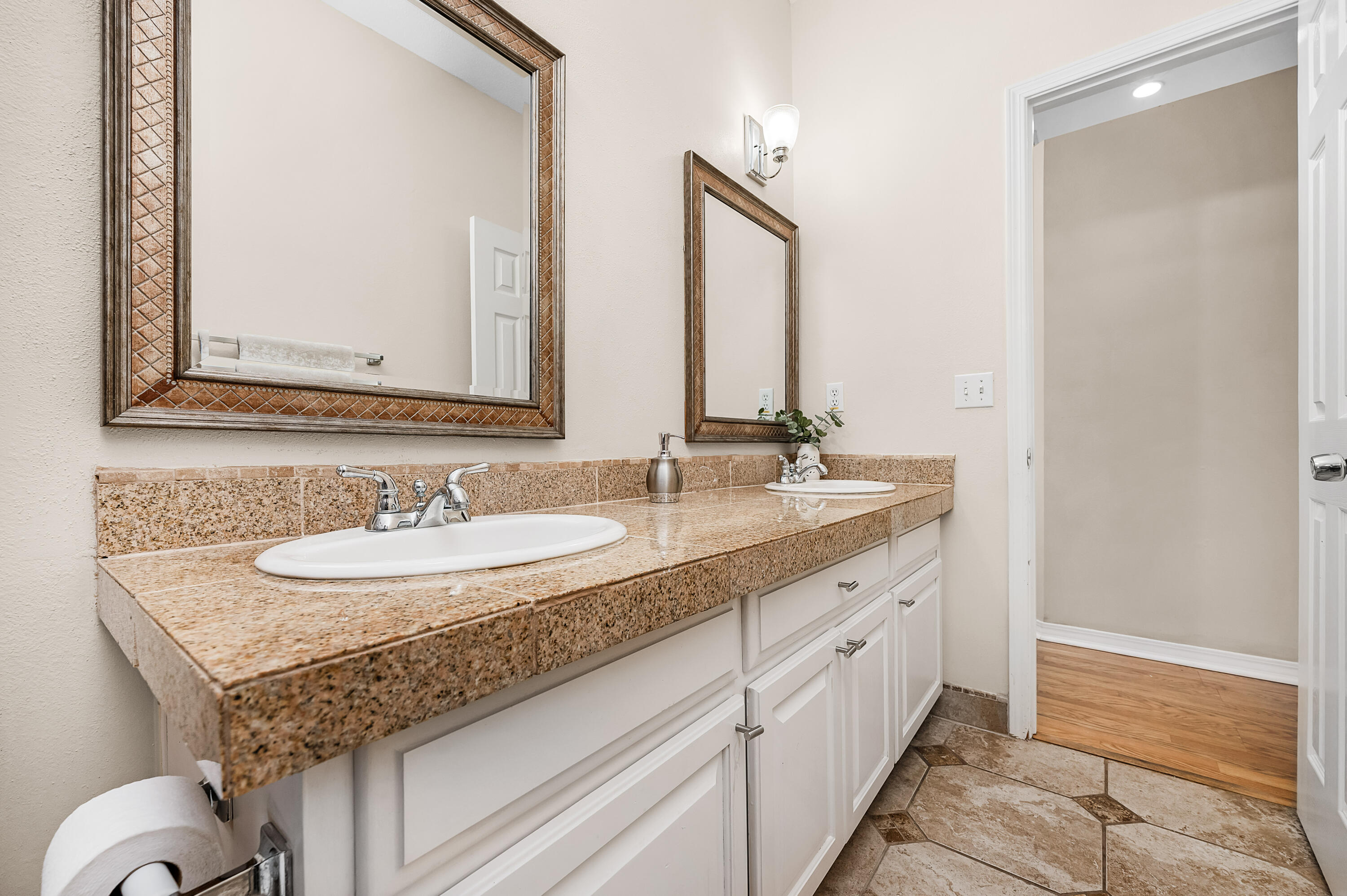 LAKE POINTE - Residential