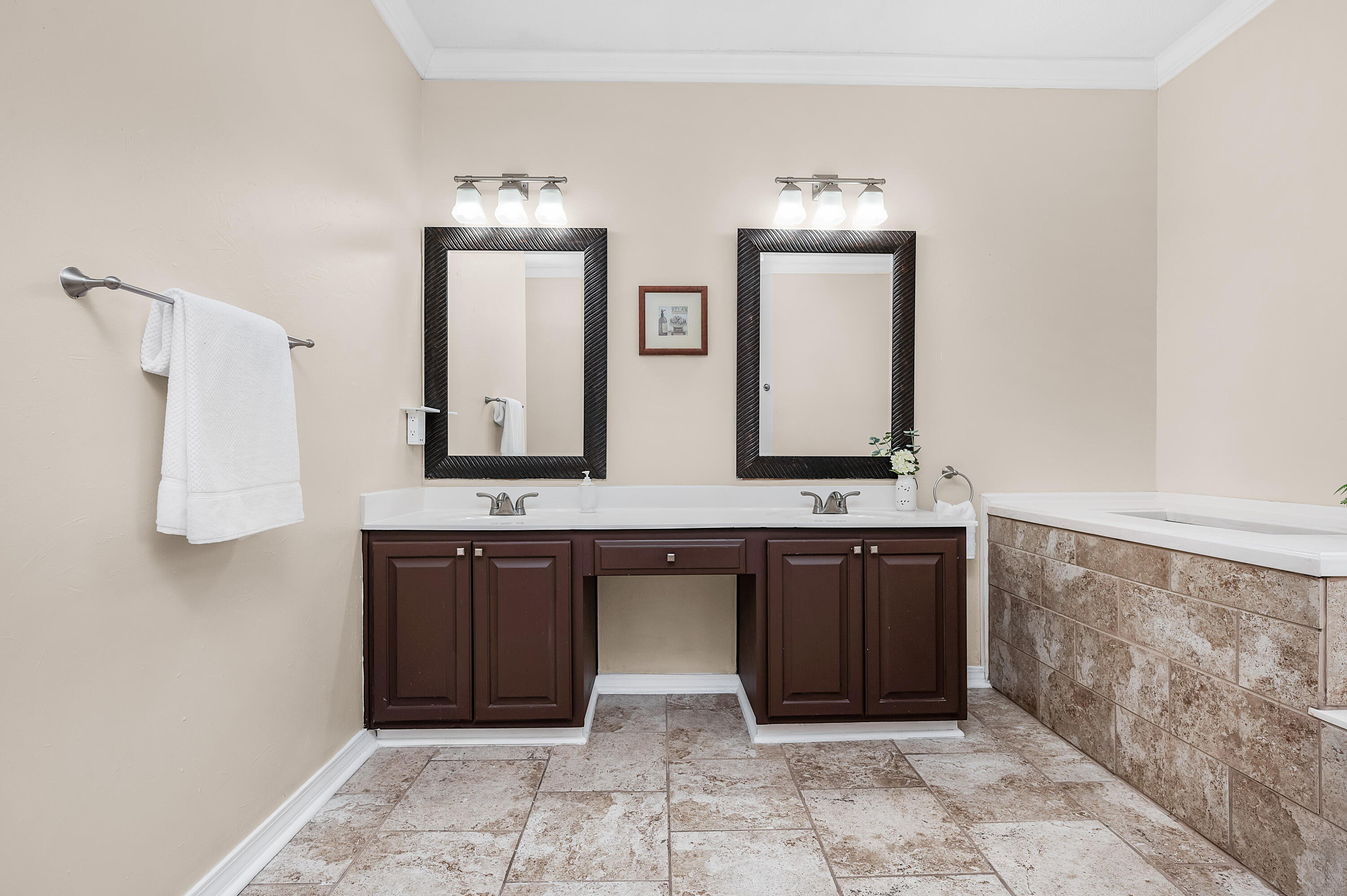 LAKE POINTE - Residential