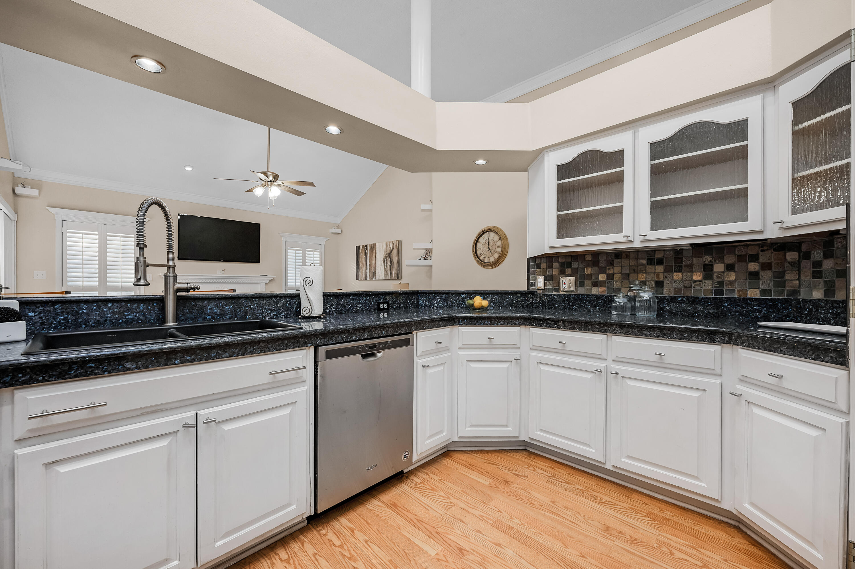 LAKE POINTE - Residential