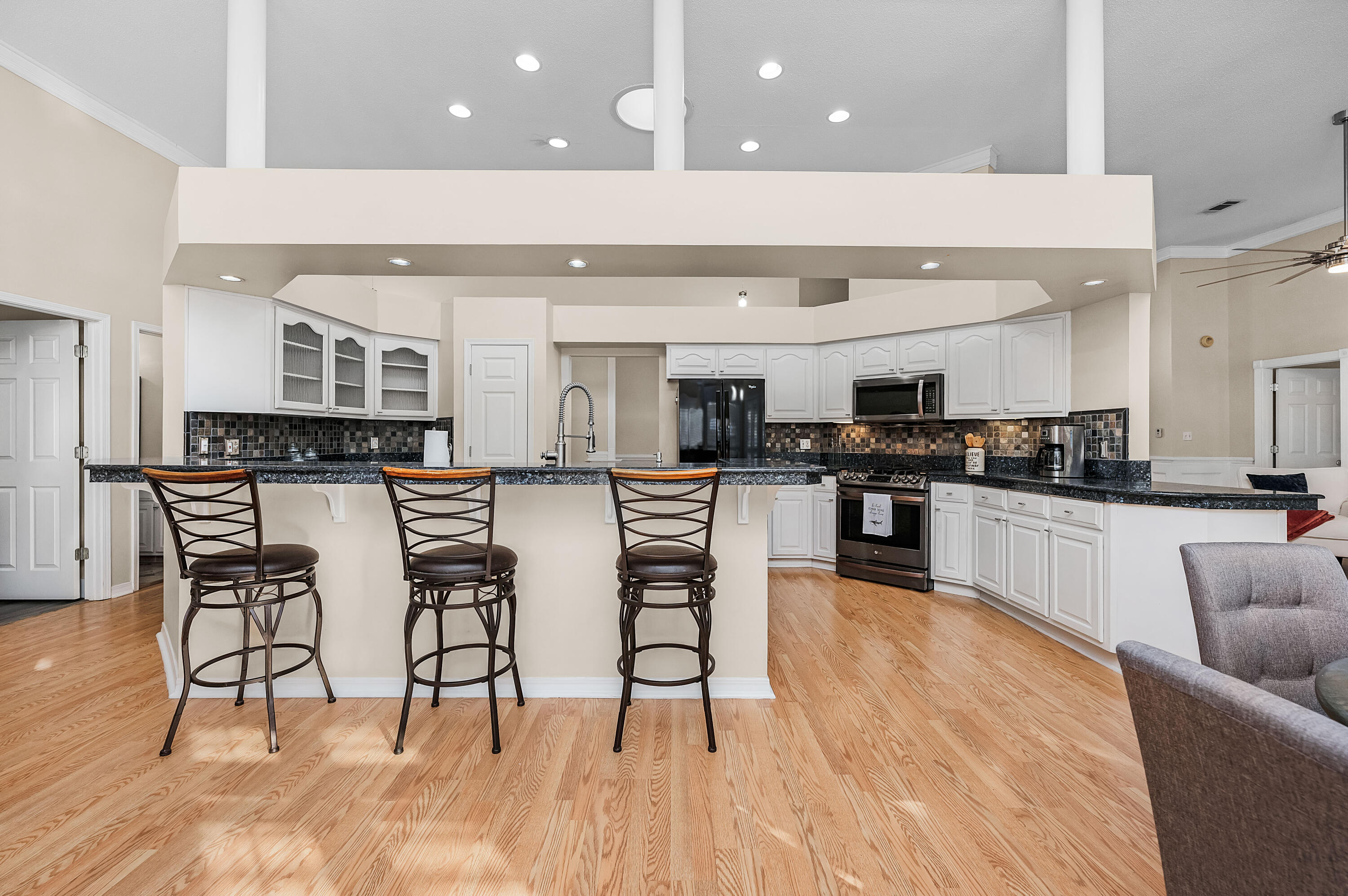 LAKE POINTE - Residential