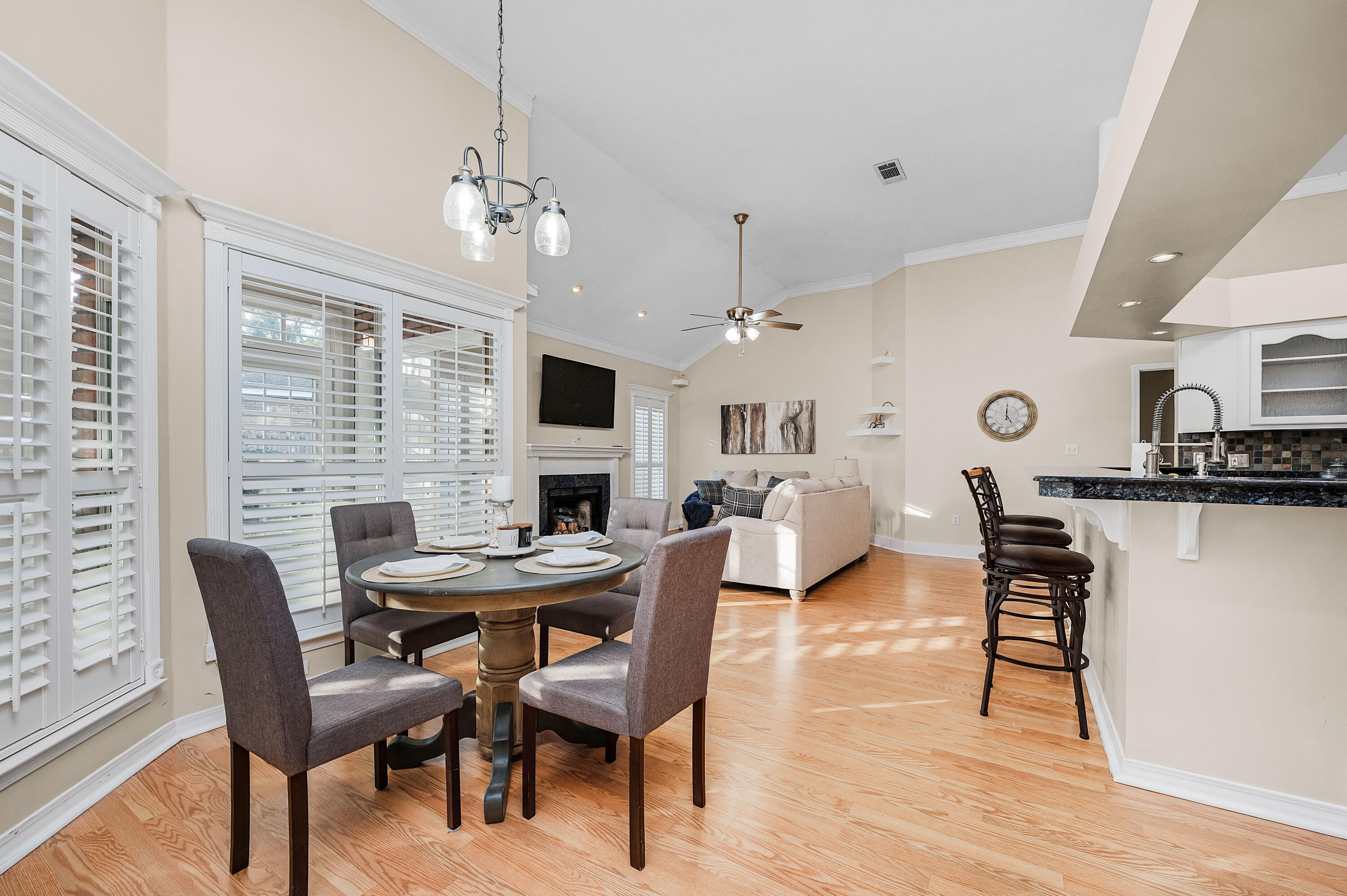 LAKE POINTE - Residential