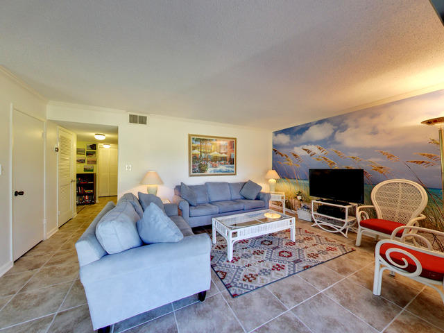 SEASCAPE CONDO GARDEN VILLA - Residential