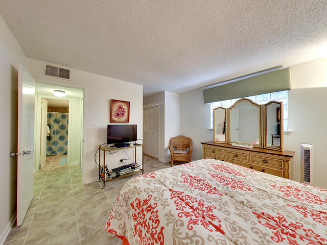 SEASCAPE CONDO GARDEN VILLA - Residential