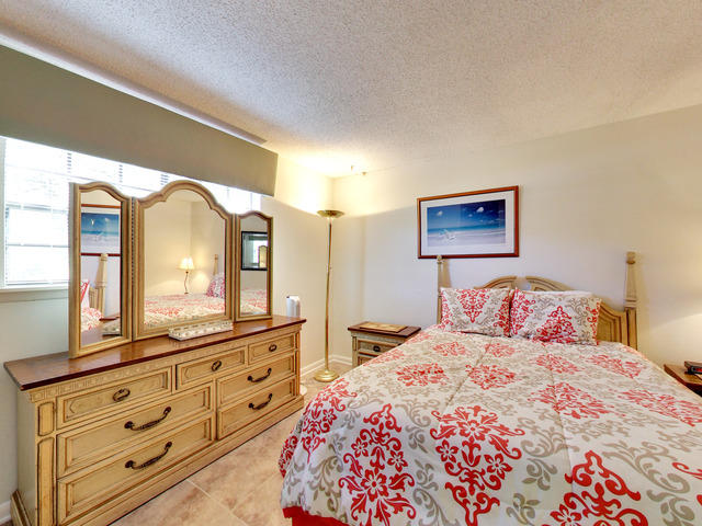 SEASCAPE CONDO GARDEN VILLA - Residential