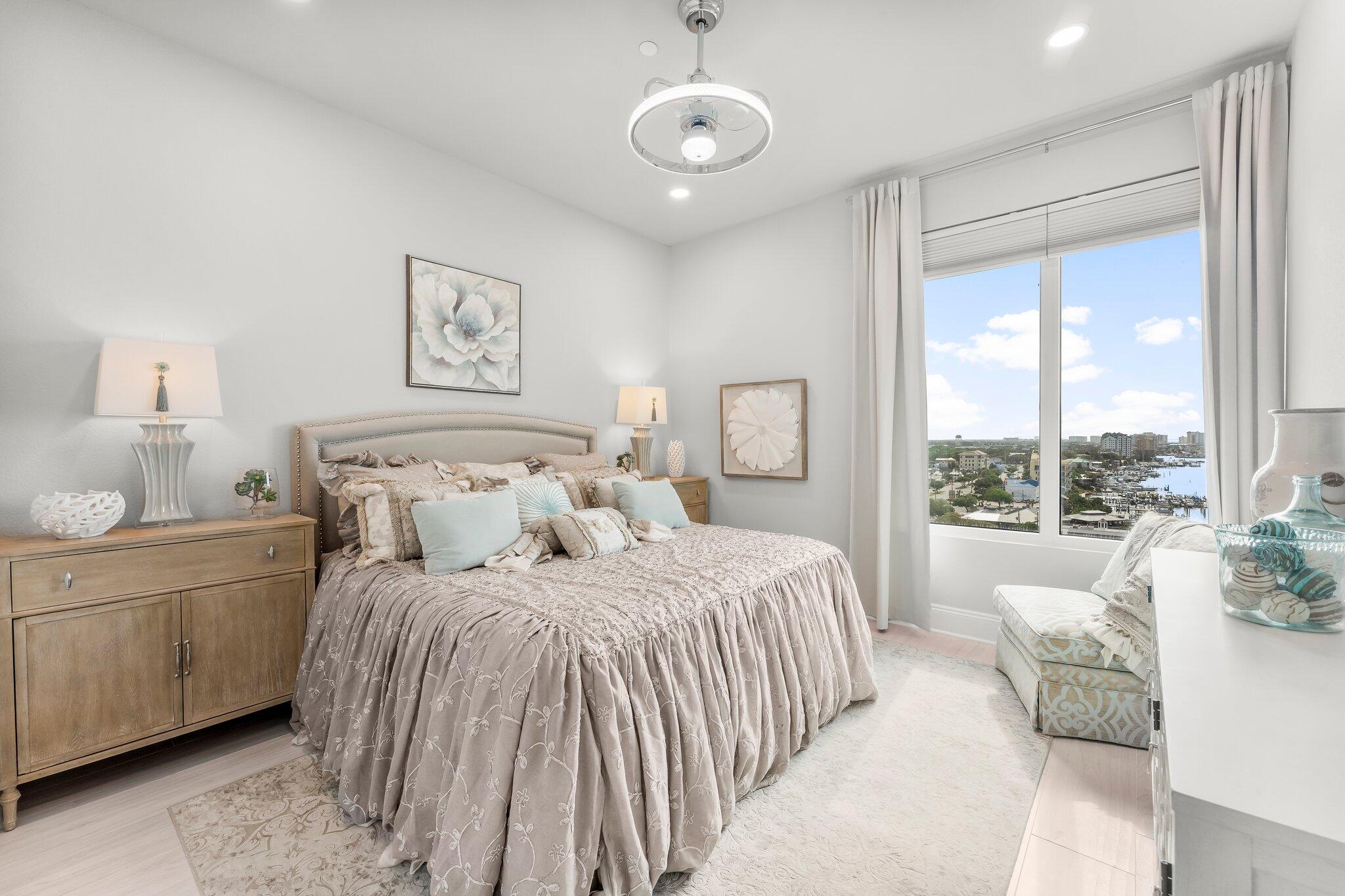 DESTIN YACHT CLUB - Residential