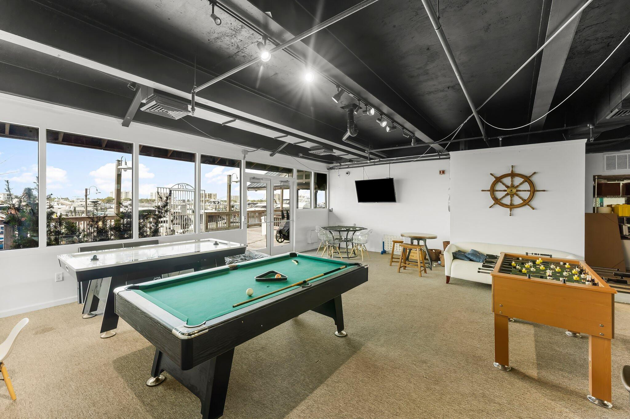 DESTIN YACHT CLUB - Residential