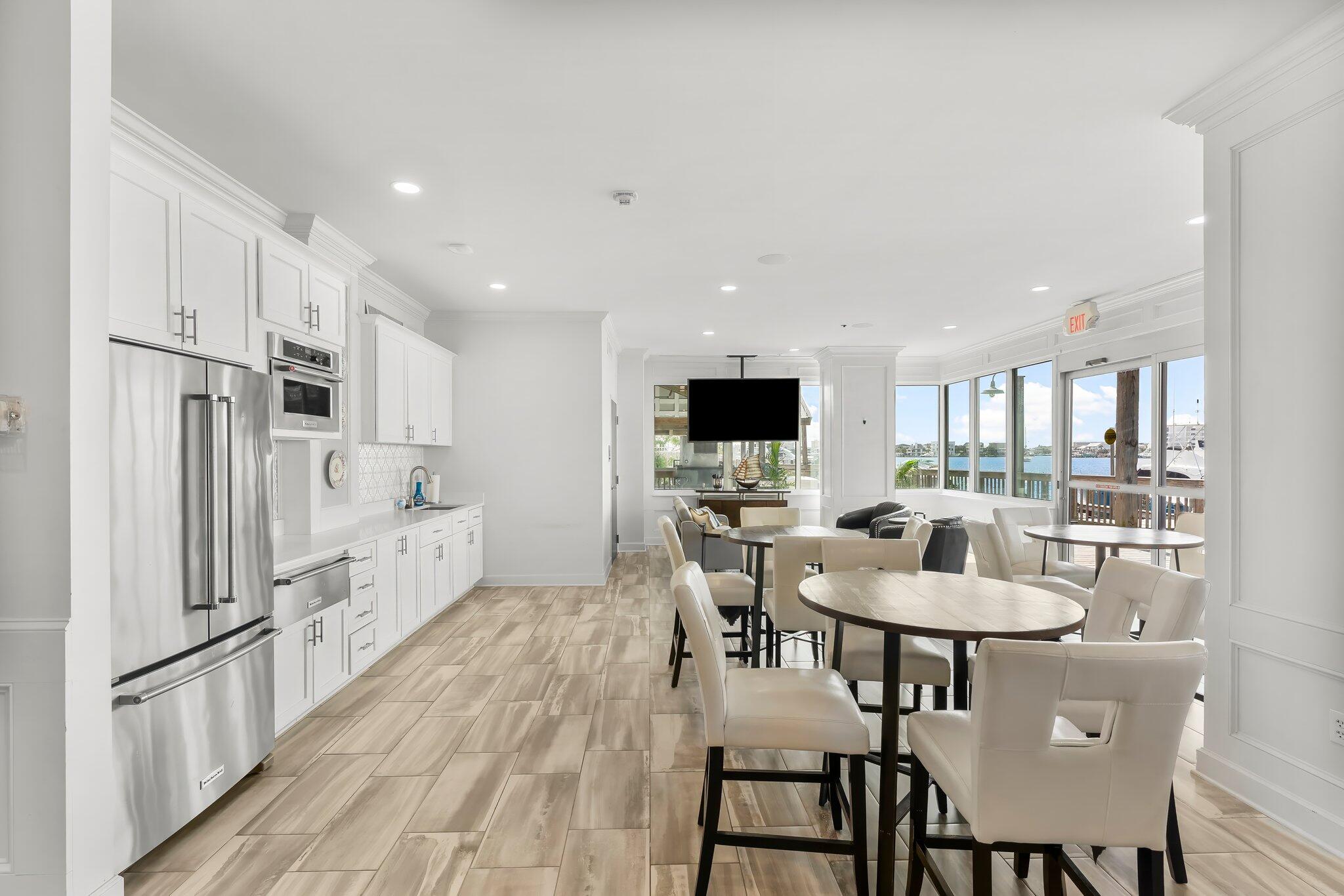 DESTIN YACHT CLUB - Residential