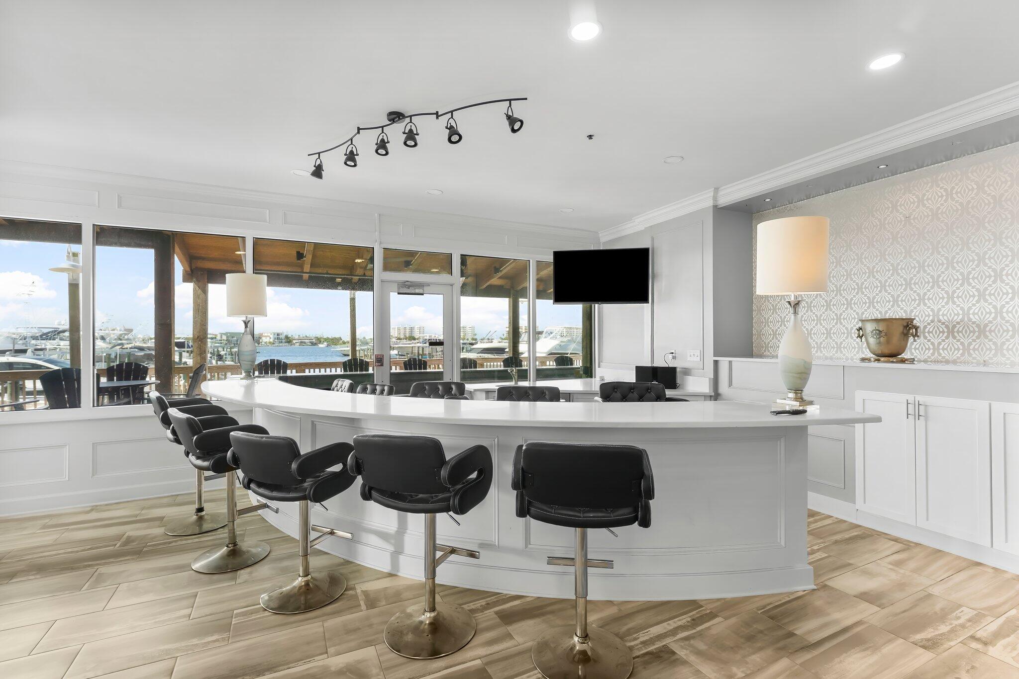 DESTIN YACHT CLUB - Residential