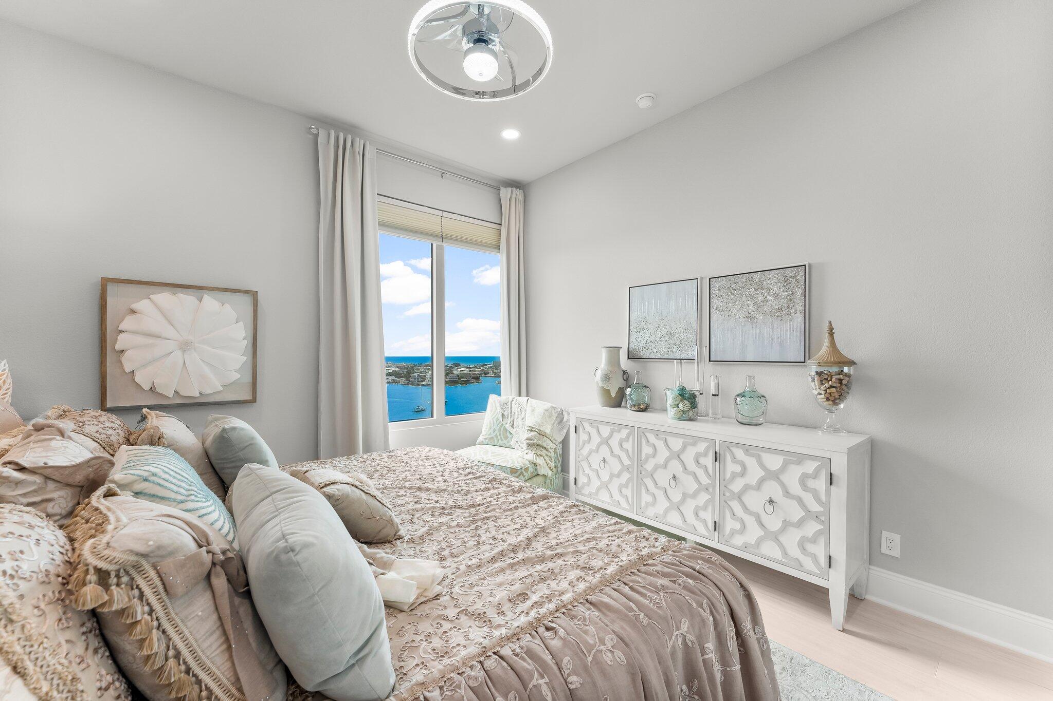 DESTIN YACHT CLUB - Residential