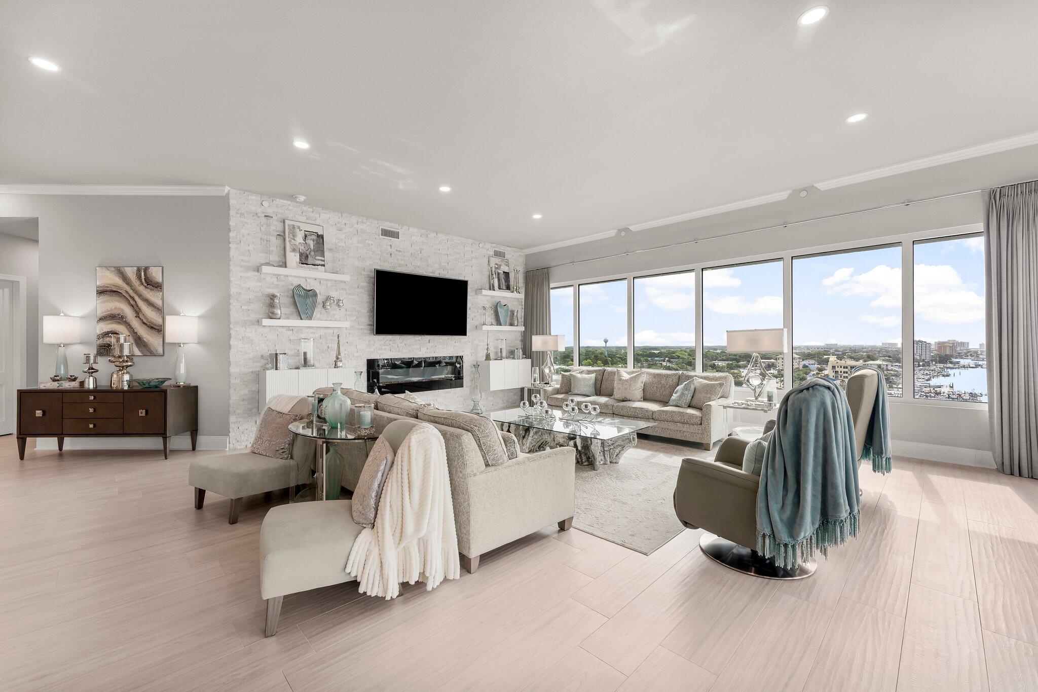 DESTIN YACHT CLUB - Residential