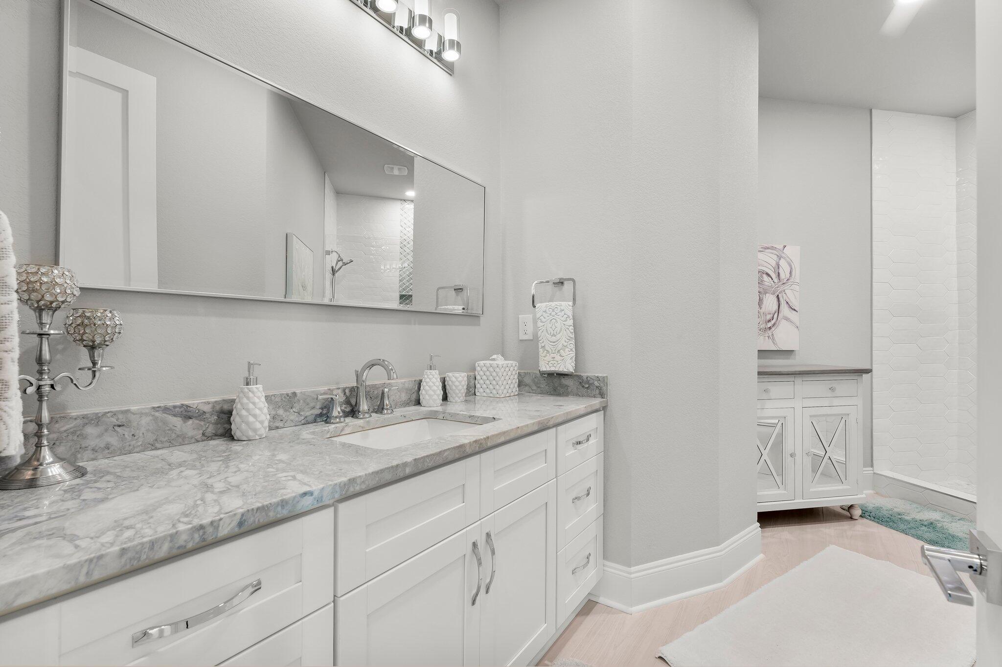 DESTIN YACHT CLUB - Residential