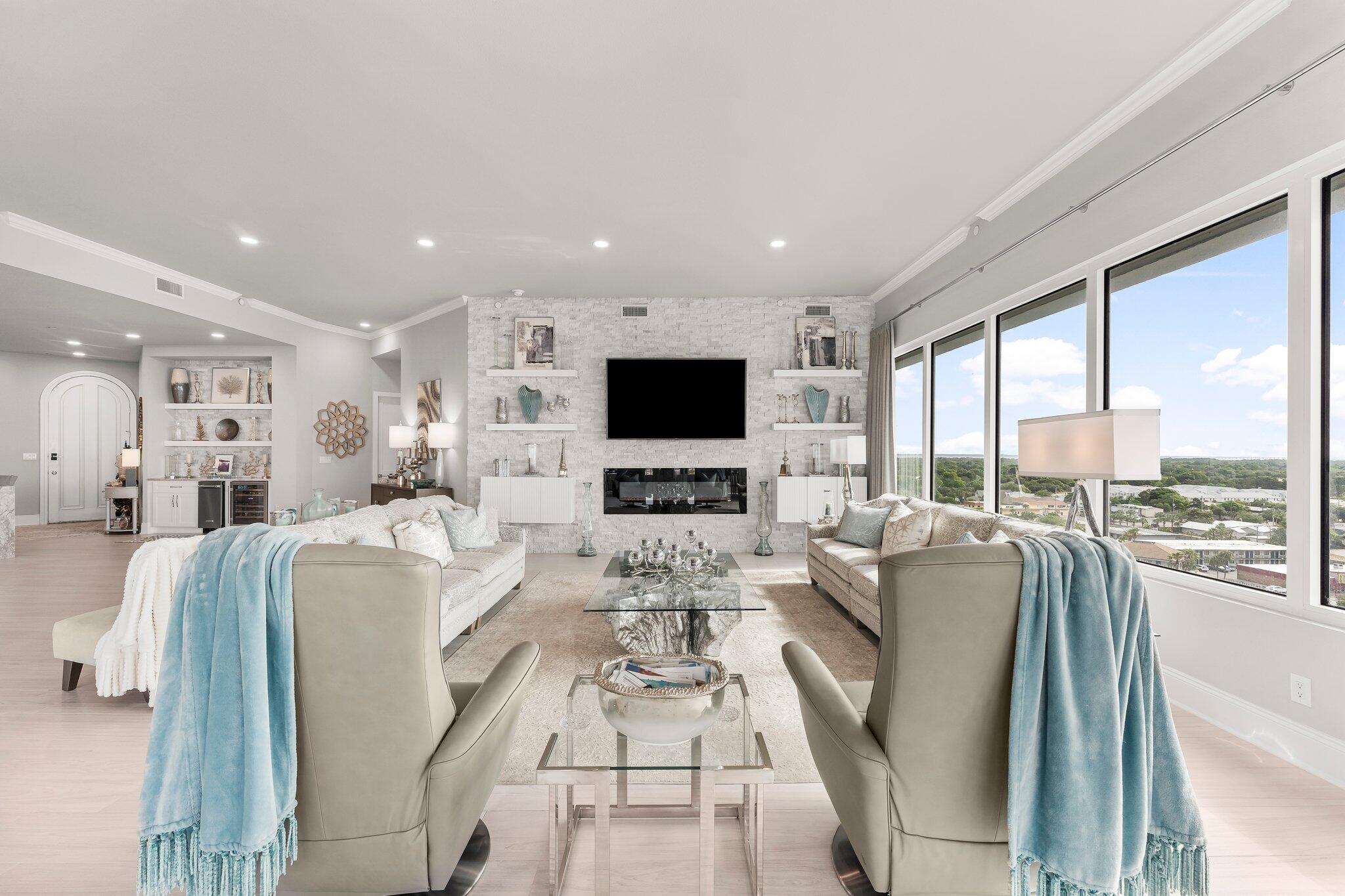 DESTIN YACHT CLUB - Residential