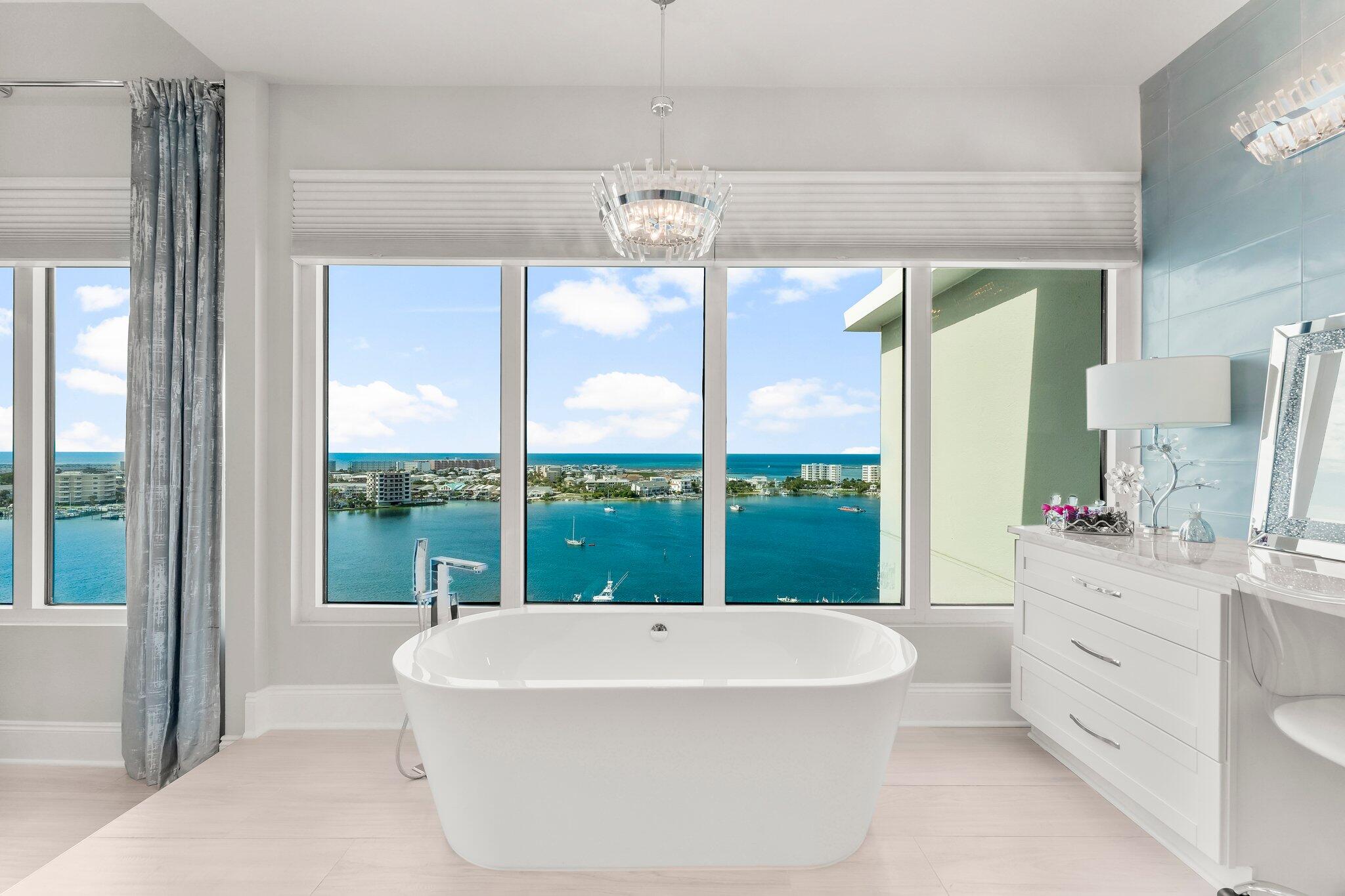 DESTIN YACHT CLUB - Residential
