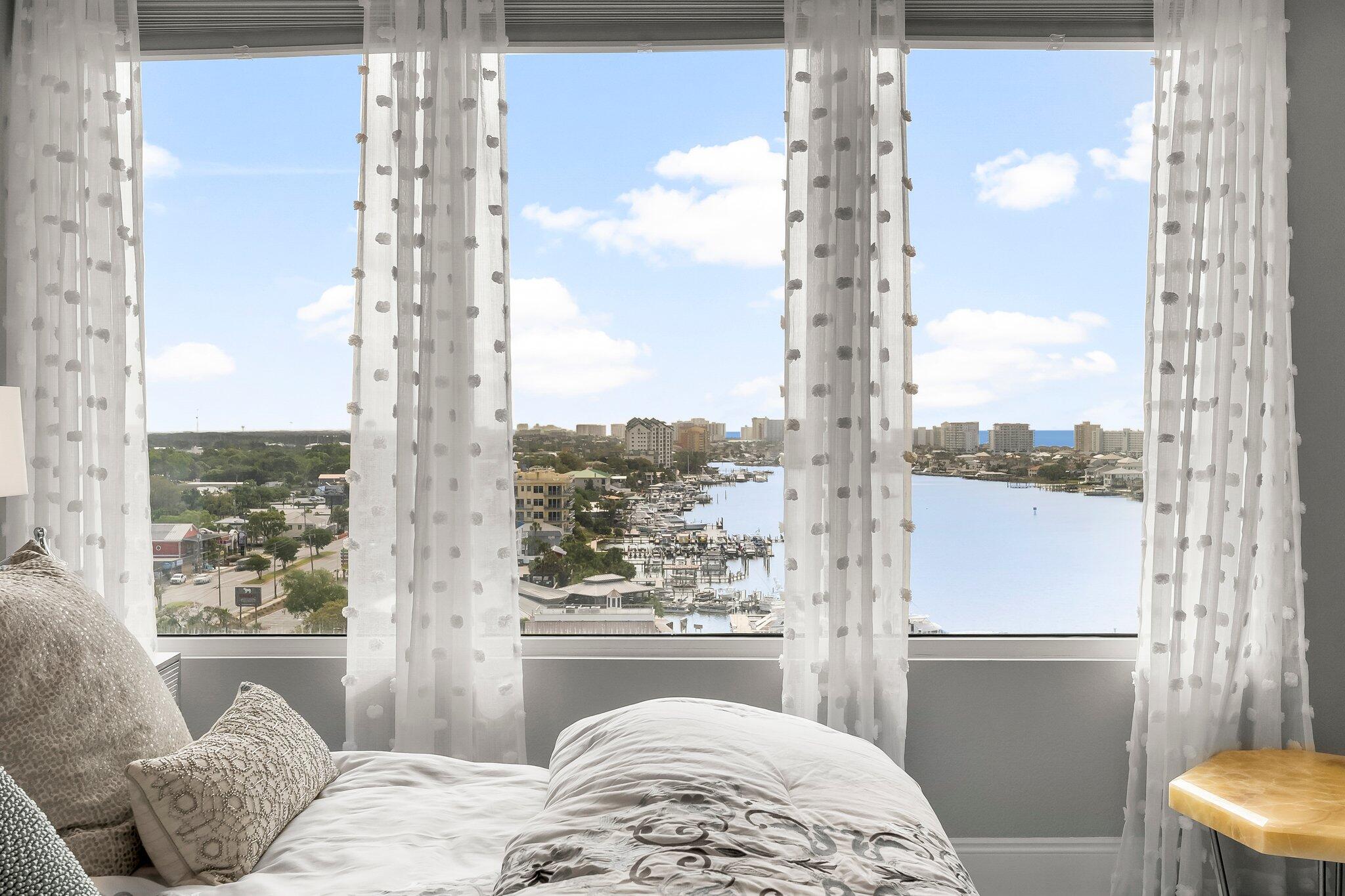 DESTIN YACHT CLUB - Residential