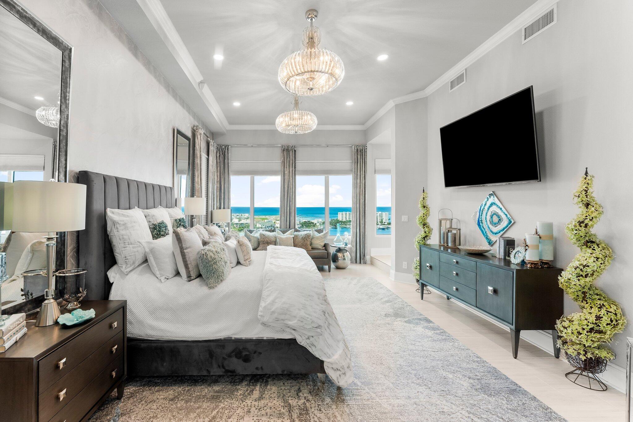 DESTIN YACHT CLUB - Residential
