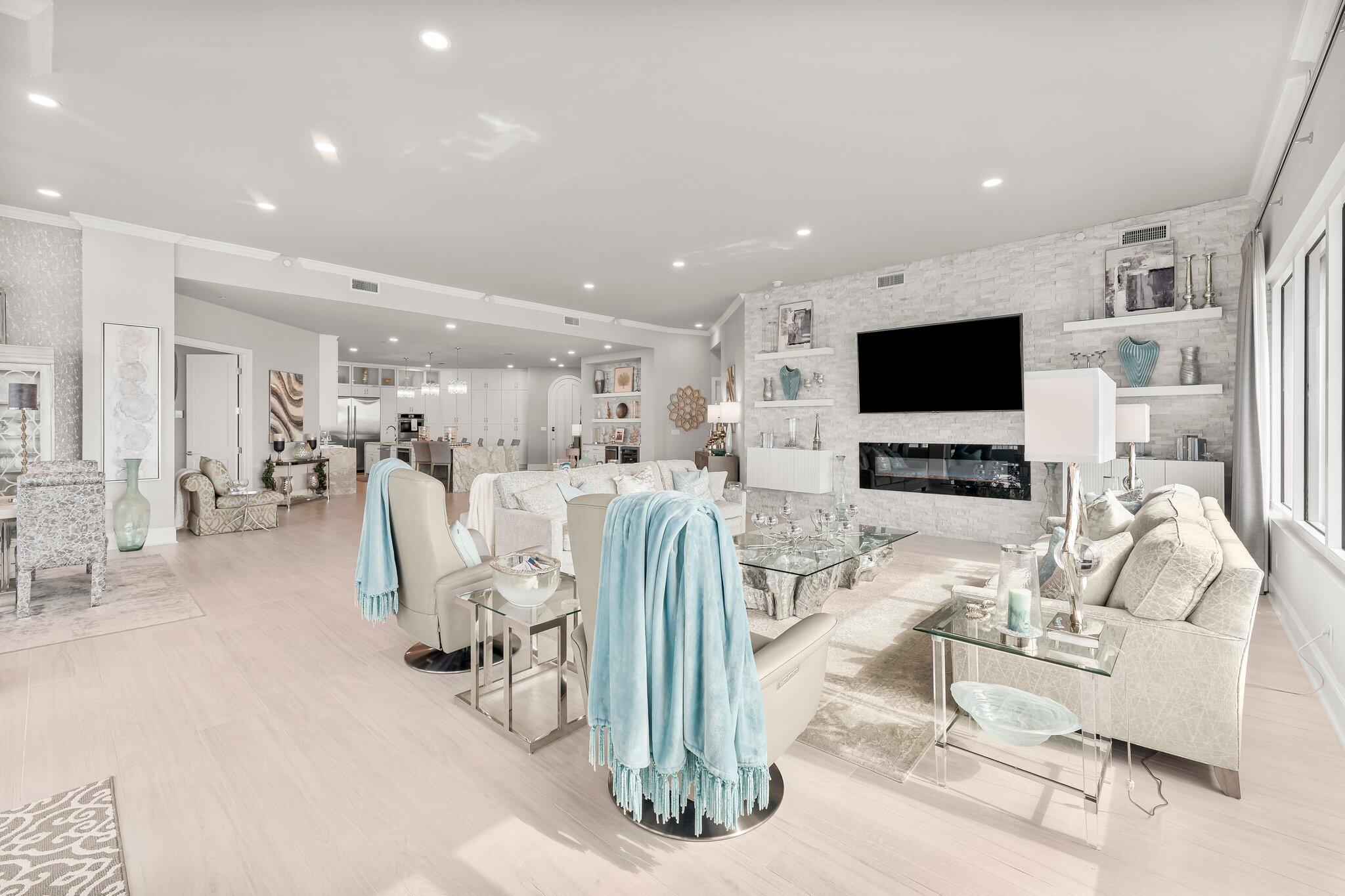 DESTIN YACHT CLUB - Residential