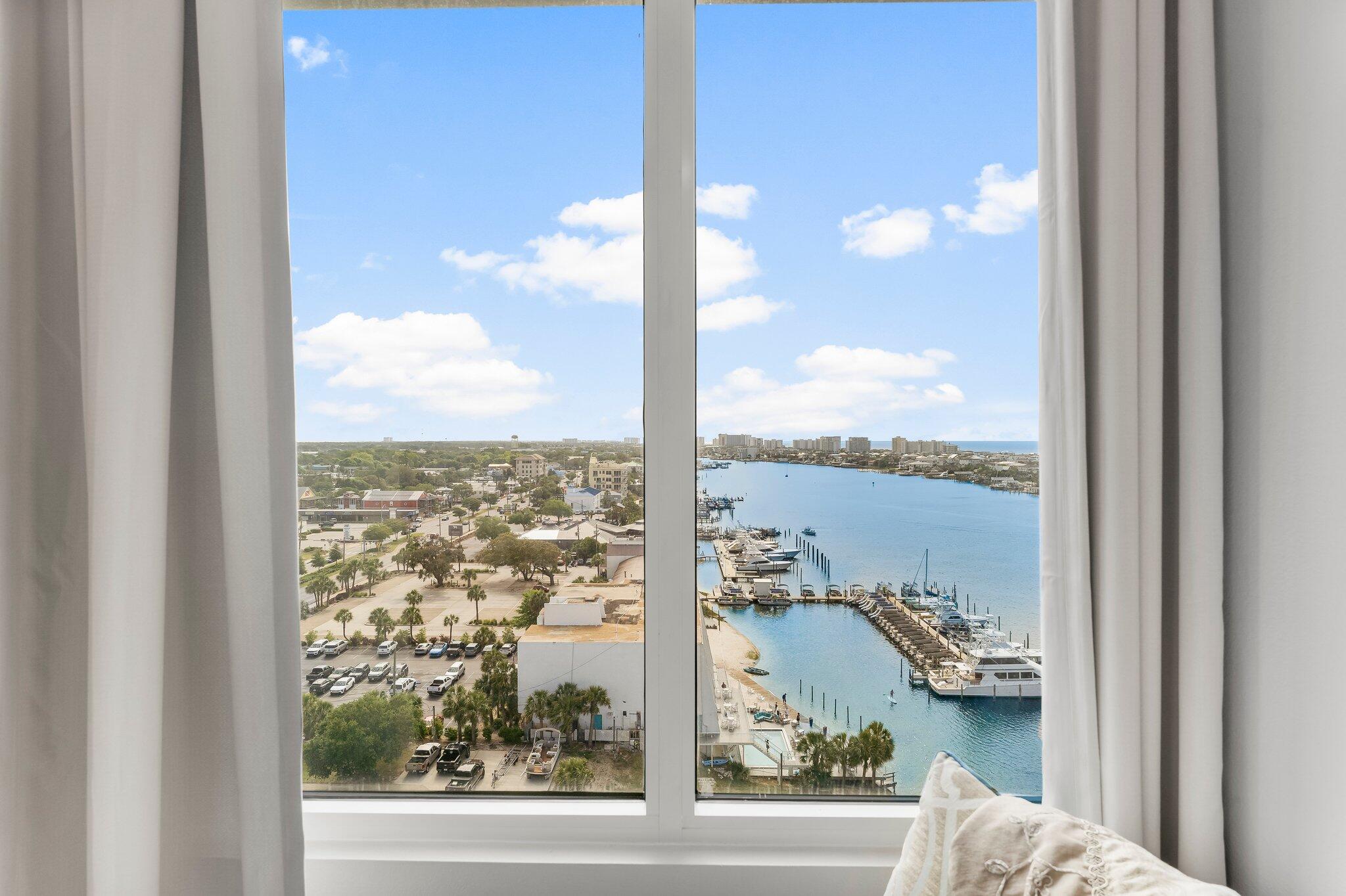 DESTIN YACHT CLUB - Residential