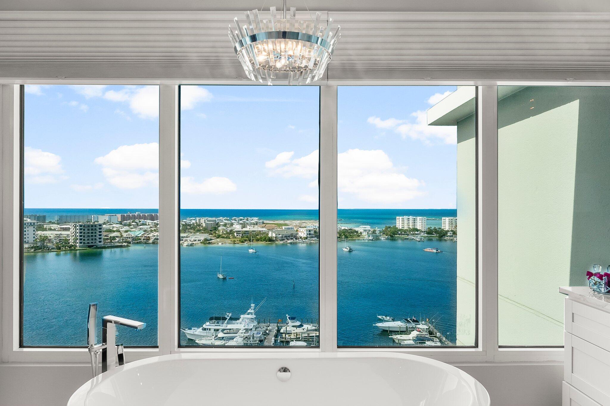 DESTIN YACHT CLUB - Residential